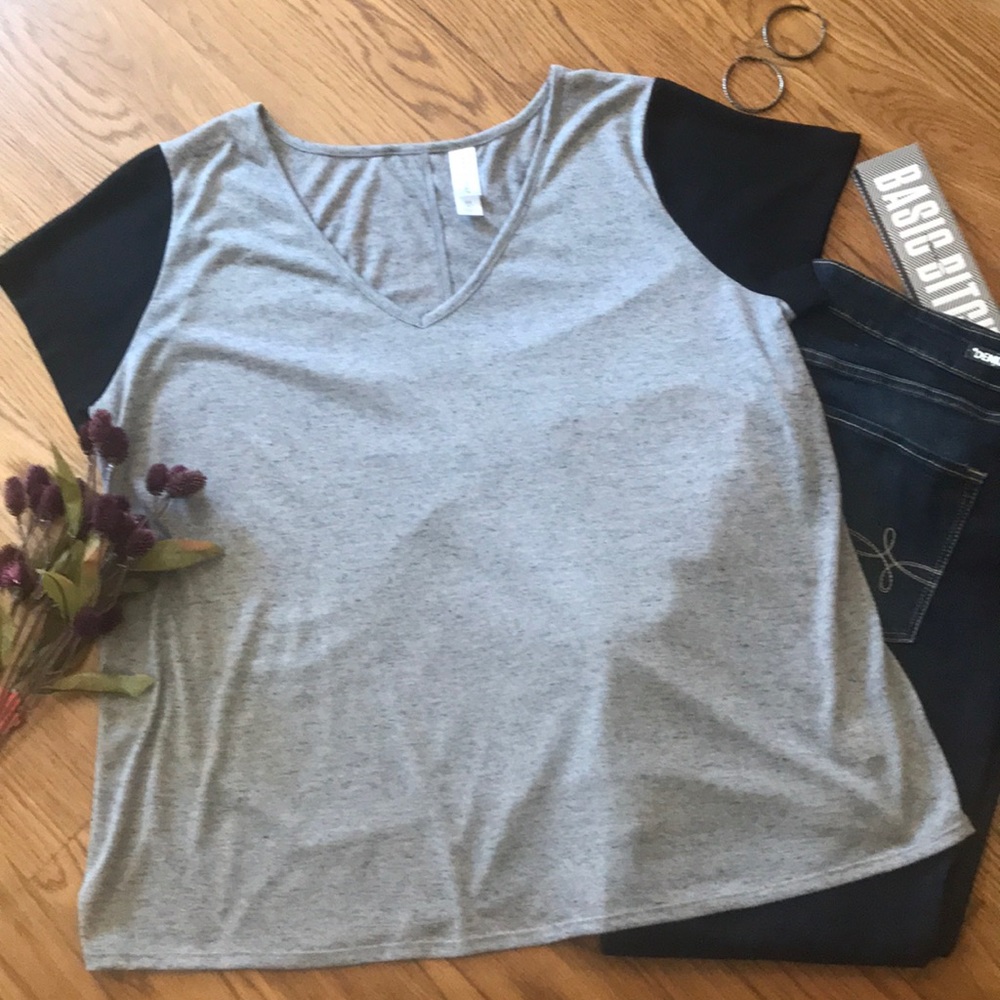 Casual yet cute Pure Energy V-Neck T-Shirt Size 2X
